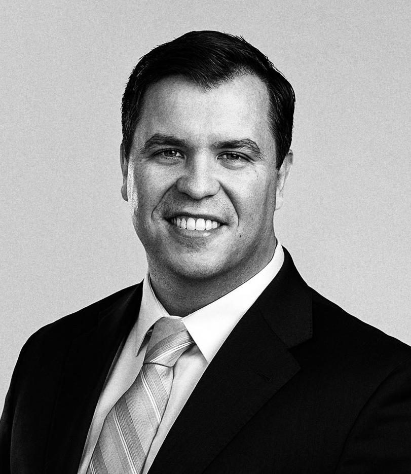 Headshot photo of Lee Alexander